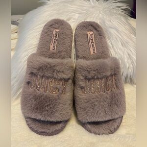 Size 9/10 Large Juicy Couture Indoor/Outdoor Slipper